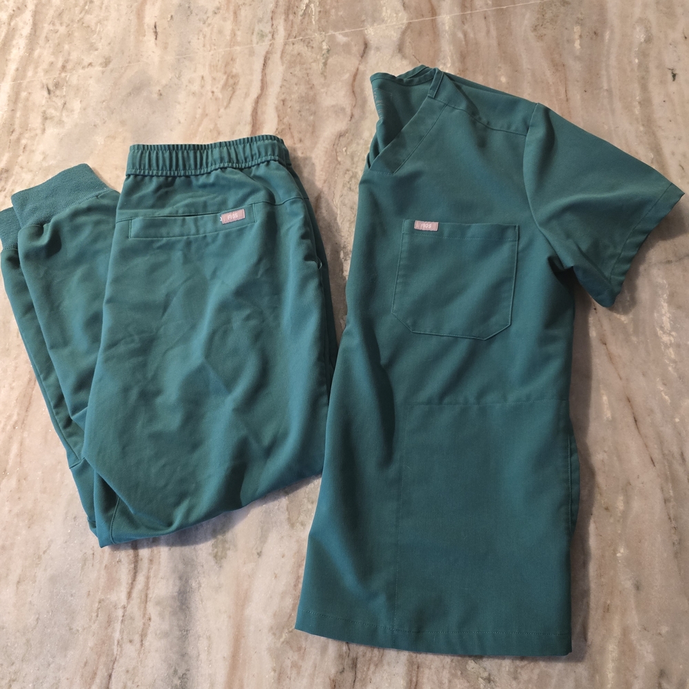 Figs Green Scrub Set.  Size Medium